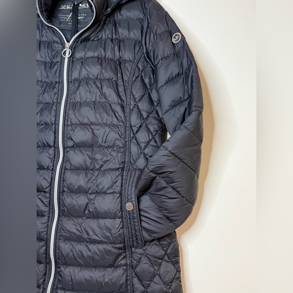 Michael Kors Women's Black Packable Hooded Puffer Jacket - Picture 4 of 16